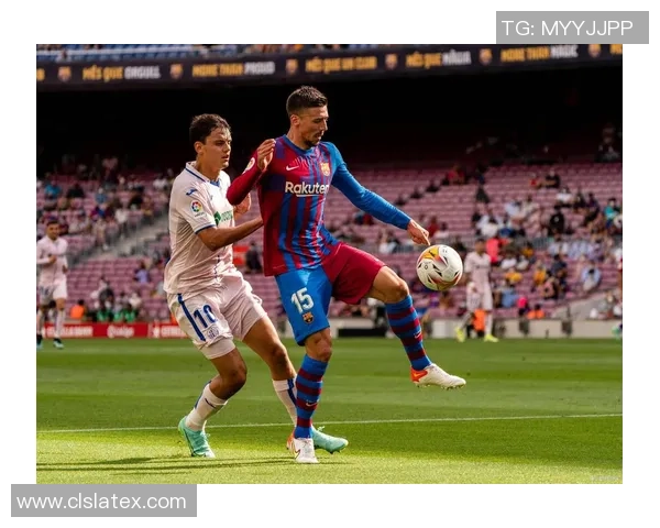 曼联与巴萨1982年经典对决回顾球迷心中的永恒记忆