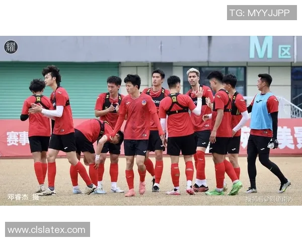 梅州客家迎战江西联盛争夺赛季关键三分的激烈对决 梅州客家迎战江西联盛争夺赛季关键三分的激烈对决