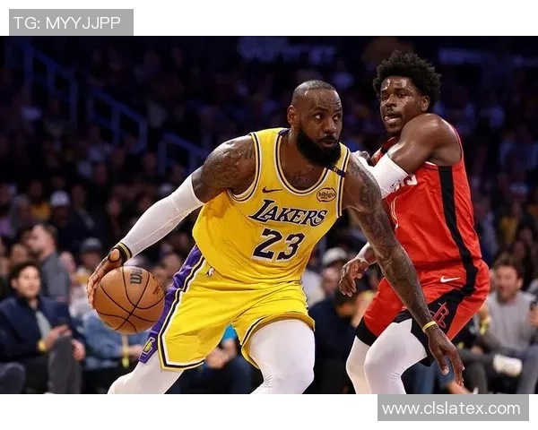 湖人对战火箭詹姆斯精彩表现回放全景解析与赛后点评