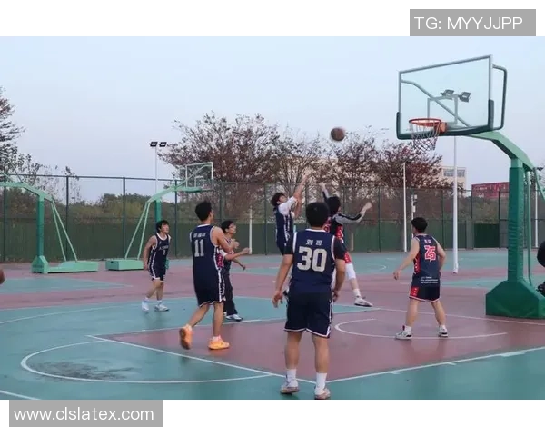 美国与韩国篮球赛激战正酣球迷热情高涨期待精彩对决